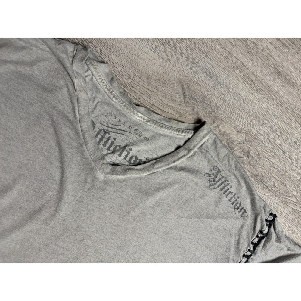 Affliction Standard Series Mens 2XL Gray Logo V-Neck Short Sleeve T-Shirt Grunge - Picture 2 of 7